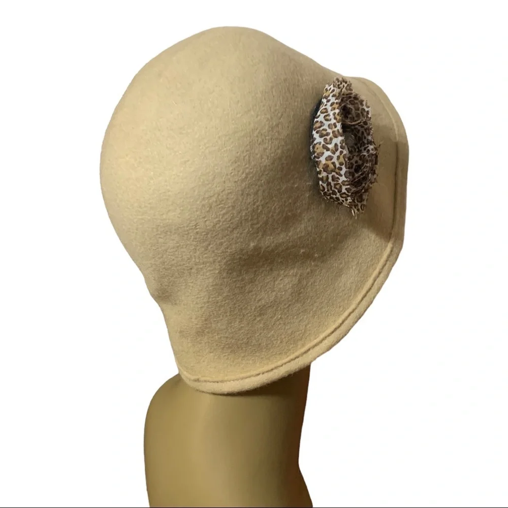 Woman’s Bucket Hat with Rosette OSFM